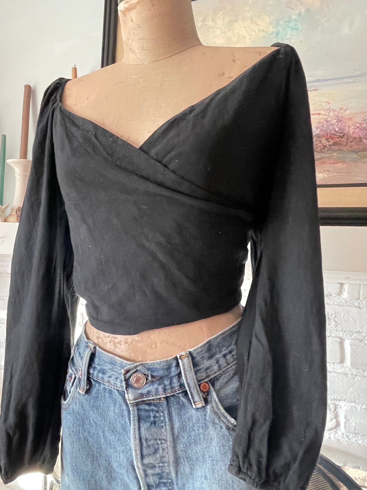 Long Sleeve black Vneck Cropped blouse size M