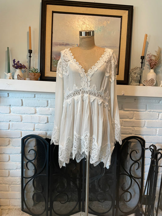 White lace embroidered pintuck peasant dress size M